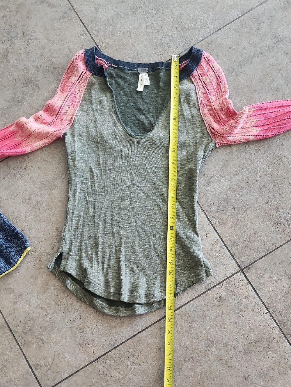 We The Free... Olive Green Knit Top - Picture 6 of 10